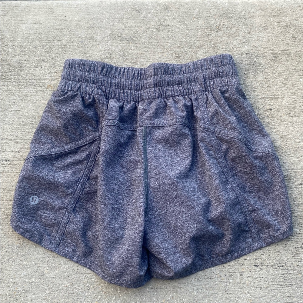 Lululemon Tracker Short V 4" in Heather Lux Multi Black ~ Size 4 - Picture 3 of 8